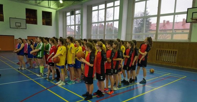 Basketbal - okresní kolo starších dívek - máme 3. místo!