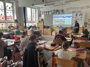 Obrázek k aktualitě Tandemová výuka matematiky ve 4.B: zábava, spolupráce a nové zkušenosti