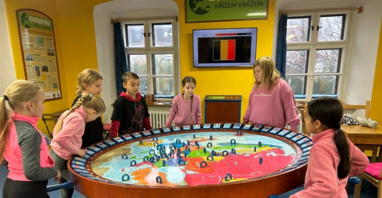 Svět her a poznání, 3.A