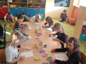 Obrázek k aktualitě Pískování Včelek a Draků ve školní družině