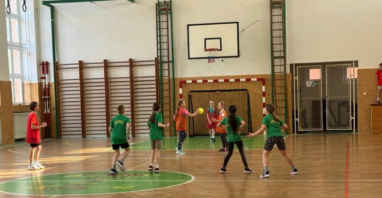 Školní liga v házené v Rožnově pro 4. ročník ZŠ