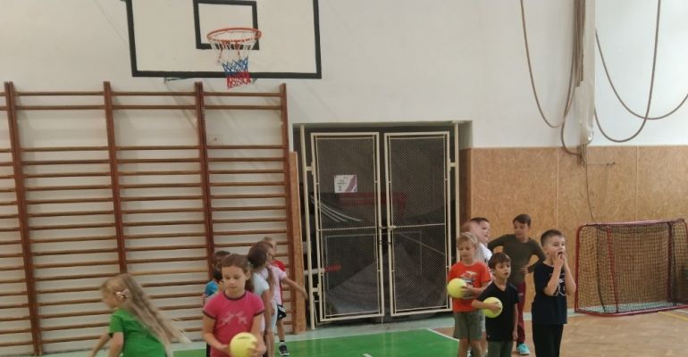 ŠD Včelky v SVČ, pohybová všestrannost se základy házené
