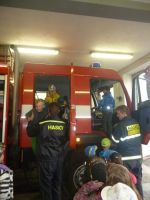 Fotogalerie Prvňáčci se seznámili s prací strážníků a hasičů, foto č. 52